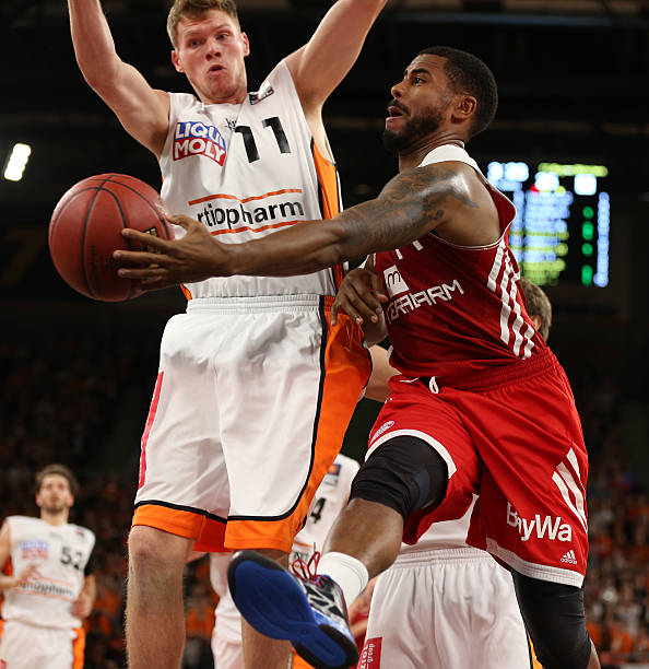 阿斯：若加盟皇马，阿诺德可选择的号码只有、和.